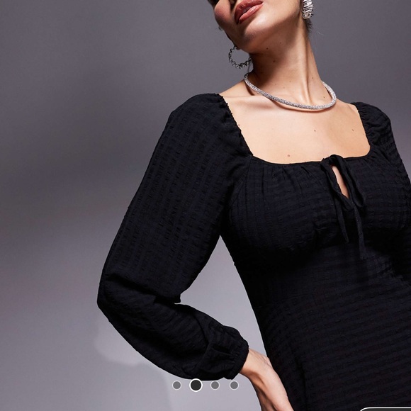 BRAND NEW Elegant Black Dress- Lulus ruched bust balloon sleeve mini - Picture 3 of 4